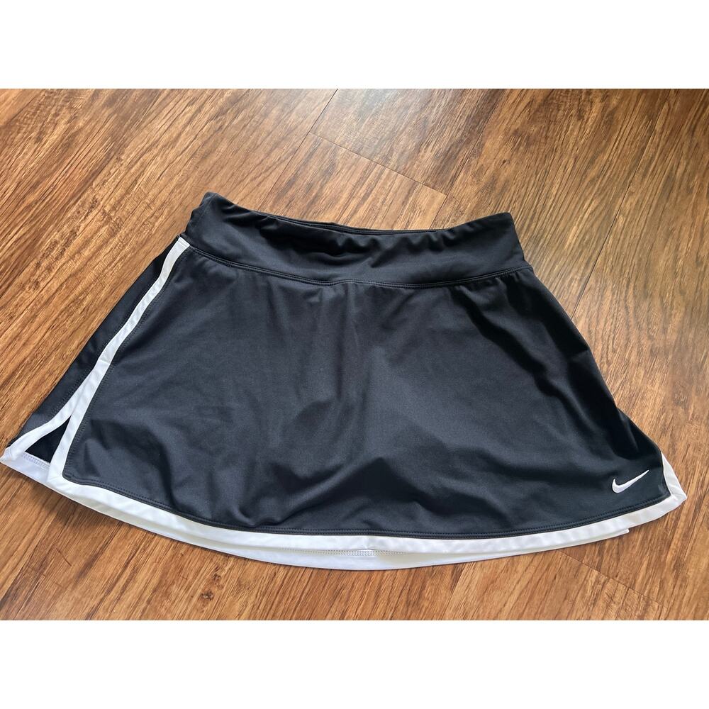 Nike Black Athletic Skort White Contrast Trim Activewear Tennis Golf - Picture 4 of 4